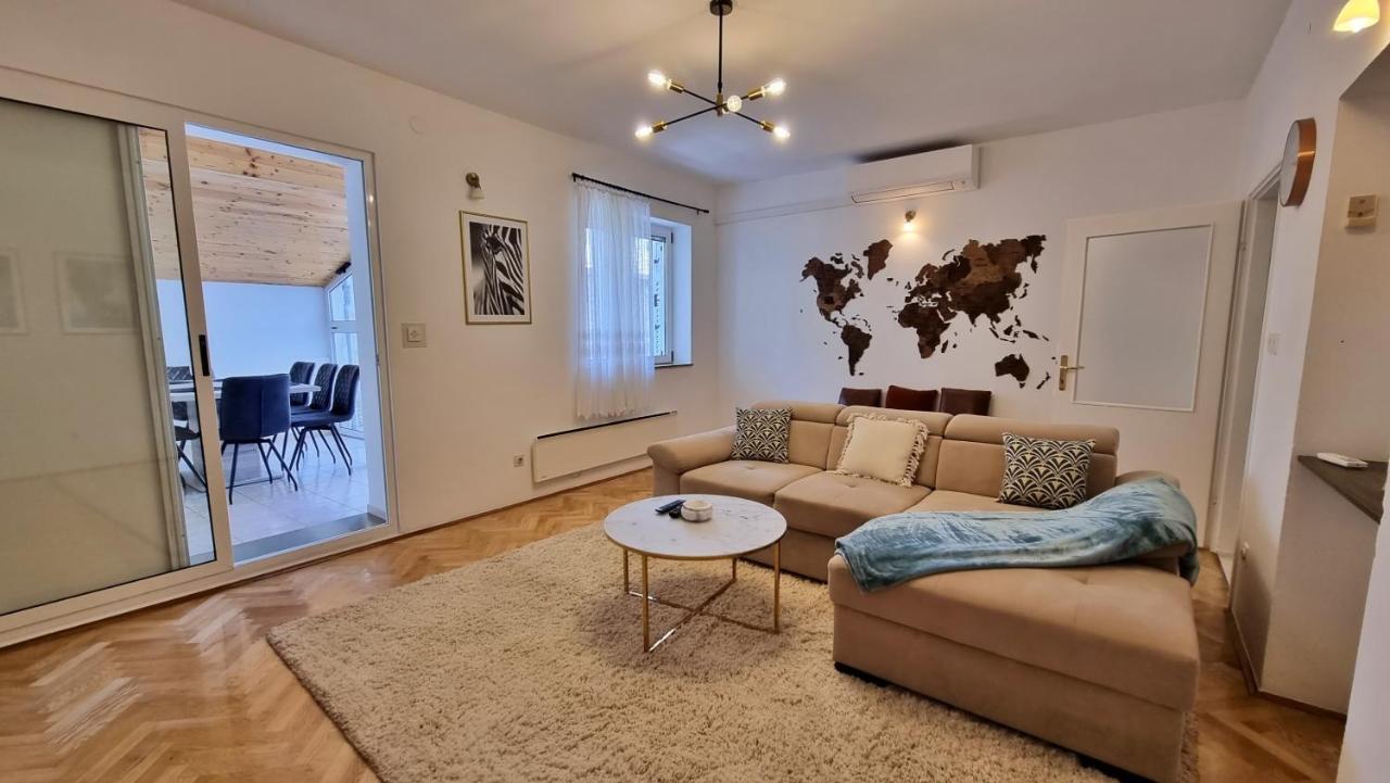 Apartment Hana Omiš Екстериор снимка