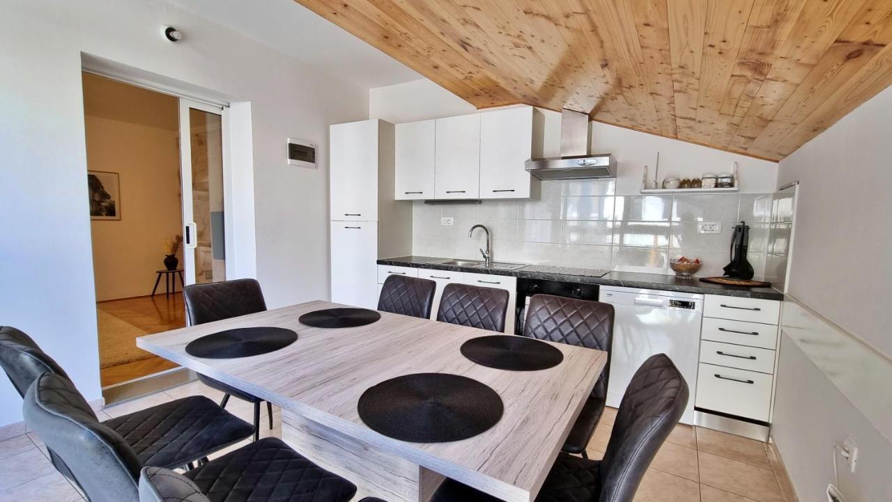 Apartment Hana Omiš Екстериор снимка