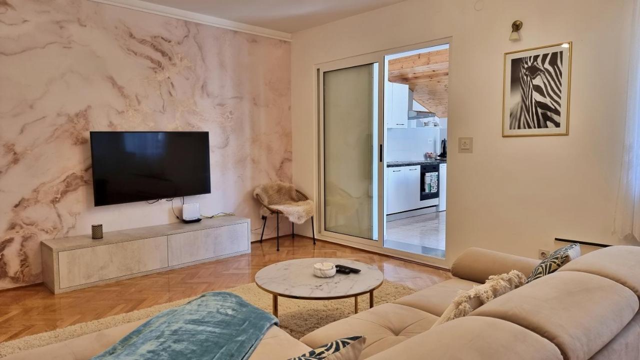 Apartment Hana Omiš Екстериор снимка