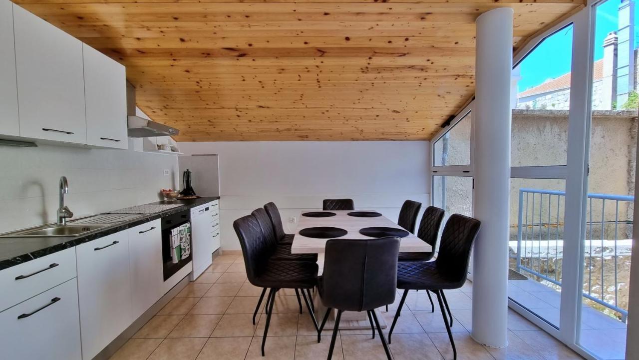 Apartment Hana Omiš Екстериор снимка