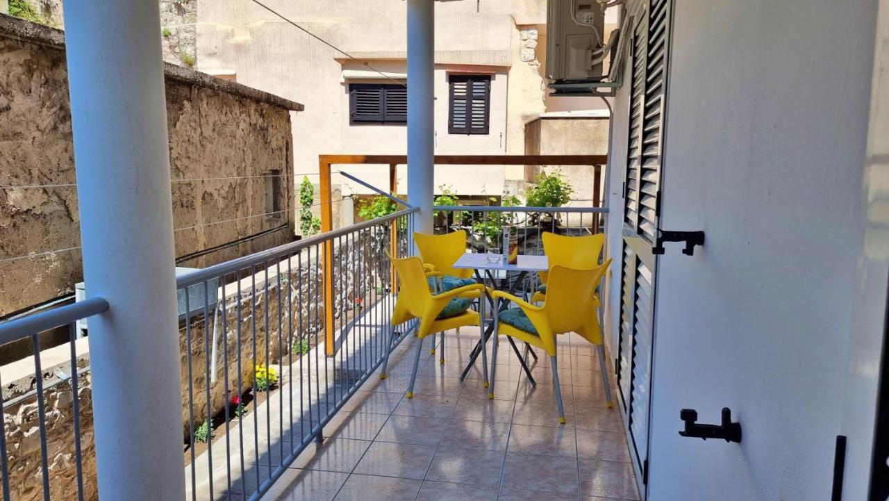 Apartment Hana Omiš Екстериор снимка
