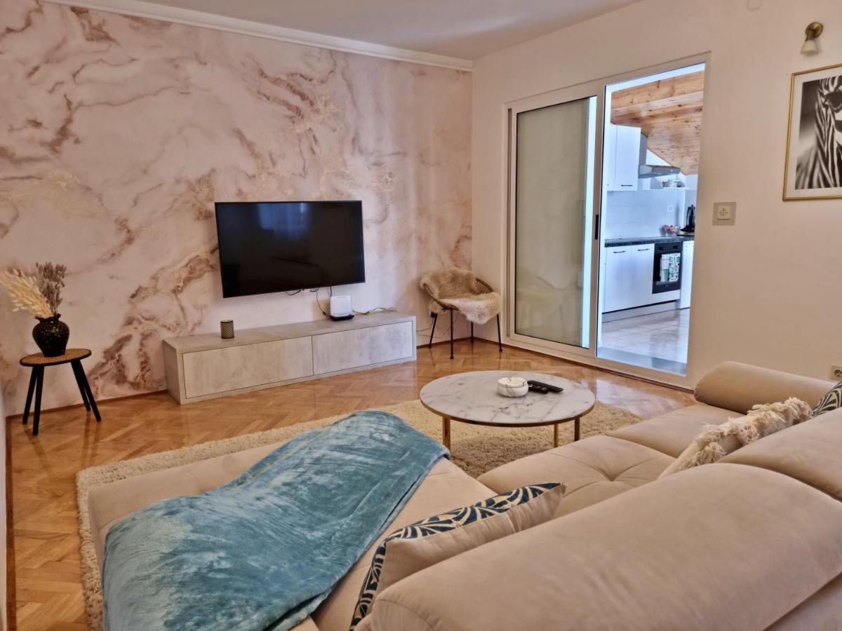 Apartment Hana Omiš Екстериор снимка